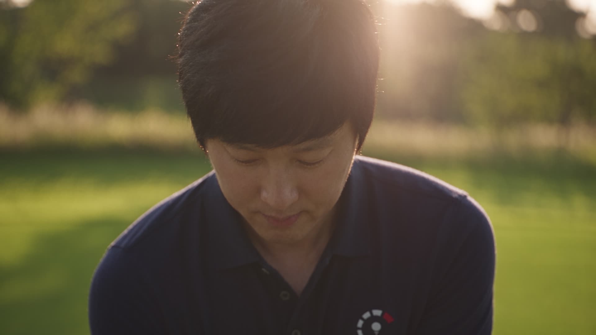 넓은 골프장에서 드라이버 스윙을 하는 나승욱 프로